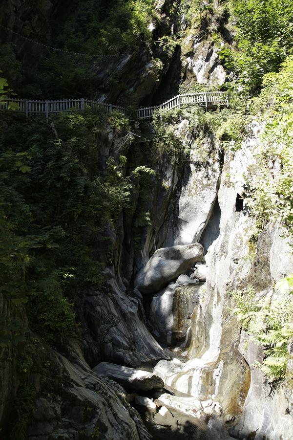 Lieu Secret Dans Les Alpes Suisses Villa Le Tretien Bagian luar foto